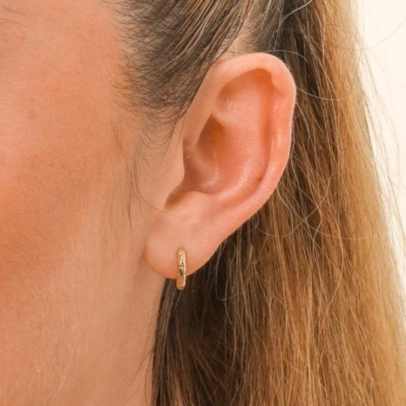 Minimalist Gold Tiny Huggie Hoop Earrings Star Engraved Cubic Zirconia Dainty - Picture 5 of 9